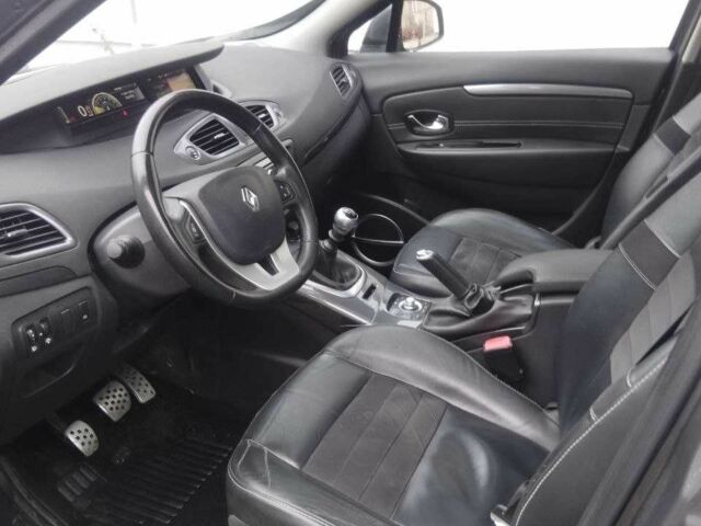 Сірий Рено Інша, об'ємом двигуна 1.2 л та пробігом 250 тис. км за 9500 $, фото 18 на Automoto.ua