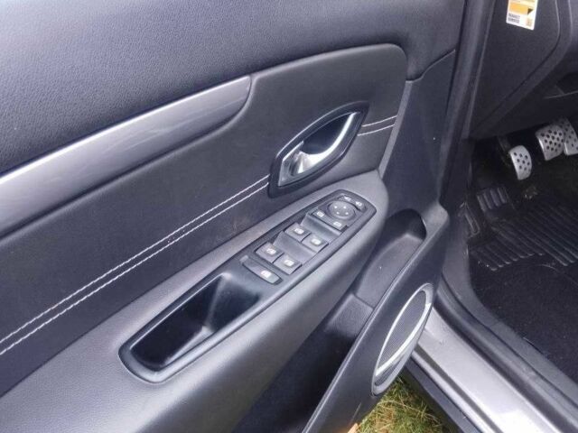 Сірий Рено Інша, об'ємом двигуна 1.2 л та пробігом 250 тис. км за 9500 $, фото 11 на Automoto.ua