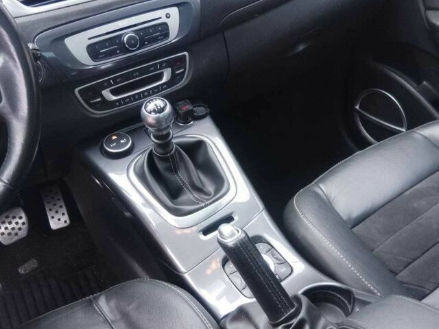 Сірий Рено Інша, об'ємом двигуна 1.2 л та пробігом 250 тис. км за 9500 $, фото 7 на Automoto.ua