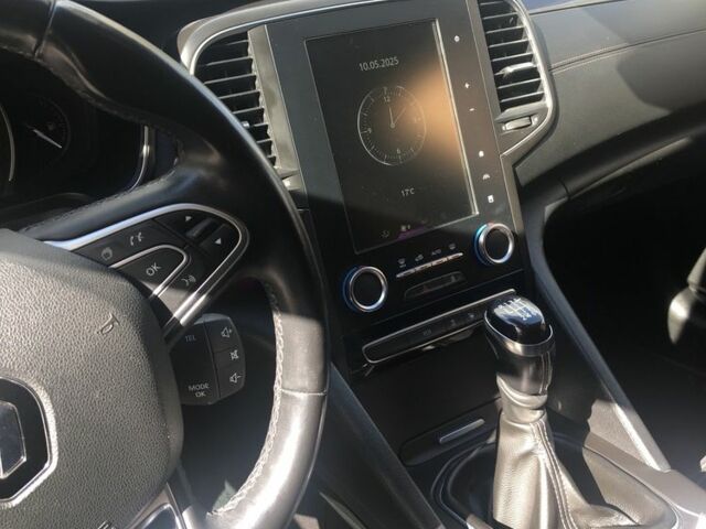 Серый Рено Другая, объемом двигателя 1.5 л и пробегом 1000 тыс. км за 12000 $, фото 5 на Automoto.ua