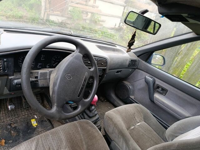 Синий Рено Другая, объемом двигателя 0 л и пробегом 400 тыс. км за 715 $, фото 4 на Automoto.ua