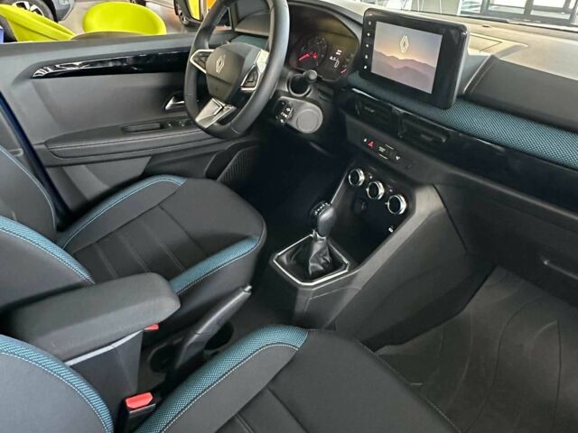 Рено Другая 2025 в Киеве на Automoto.ua Синий Рено Другая, объемом двигателя 1 л и пробегом 1 тыс. км за 22192 $, фото 3 на Automoto.ua