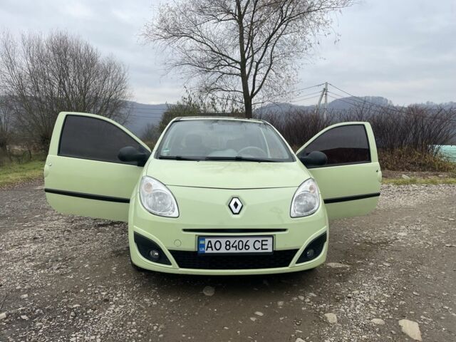 Зеленый Рено Другая, объемом двигателя 1.2 л и пробегом 140 тыс. км за 3200 $, фото 2 на Automoto.ua