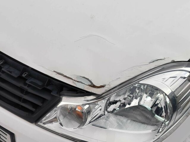 Белый Рено Дастер, объемом двигателя 1.4 л и пробегом 143 тыс. км за 4000 $, фото 6 на Automoto.ua