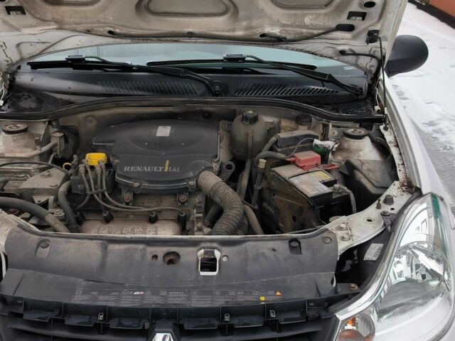 Белый Рено Дастер, объемом двигателя 1.4 л и пробегом 143 тыс. км за 4000 $, фото 10 на Automoto.ua