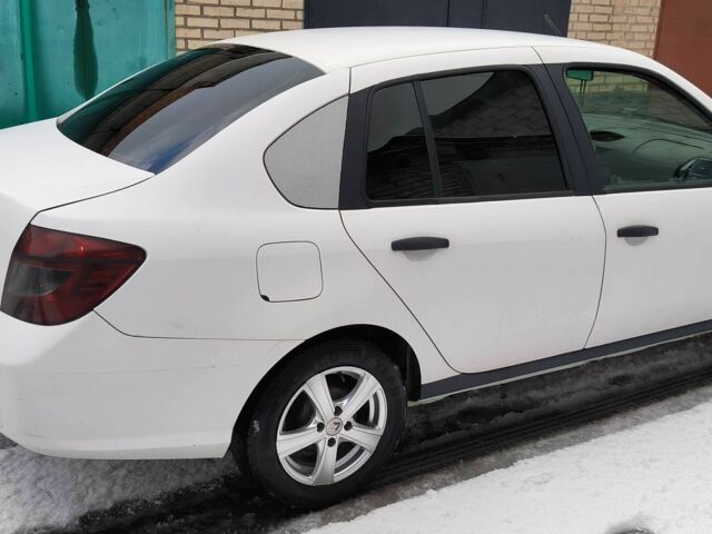 Белый Рено Дастер, объемом двигателя 1.4 л и пробегом 143 тыс. км за 4000 $, фото 3 на Automoto.ua