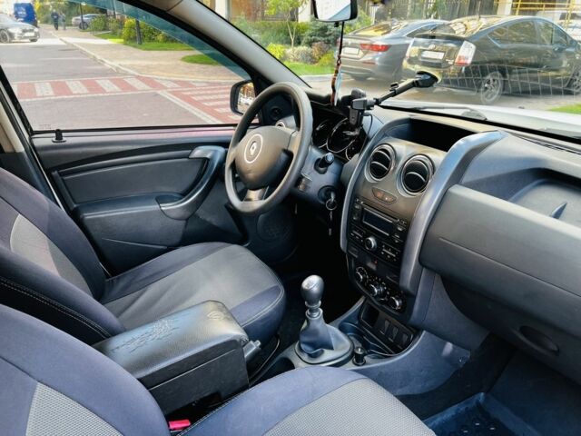 Белый Рено Дастер, объемом двигателя 1.5 л и пробегом 255 тыс. км за 9800 $, фото 19 на Automoto.ua