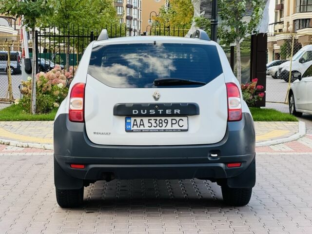 Белый Рено Дастер, объемом двигателя 1.5 л и пробегом 255 тыс. км за 9800 $, фото 7 на Automoto.ua