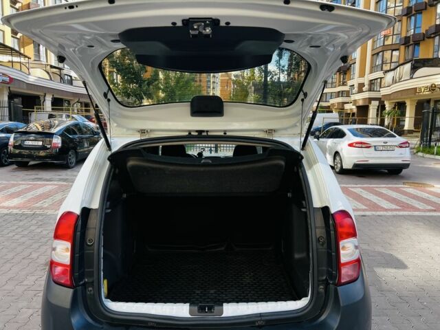 Белый Рено Дастер, объемом двигателя 1.5 л и пробегом 255 тыс. км за 9800 $, фото 22 на Automoto.ua