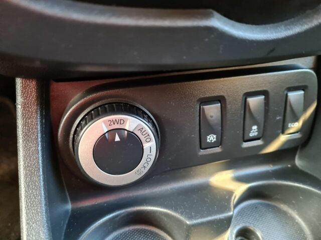 Білий Рено Дастер, об'ємом двигуна 1.5 л та пробігом 260 тис. км за 10100 $, фото 4 на Automoto.ua