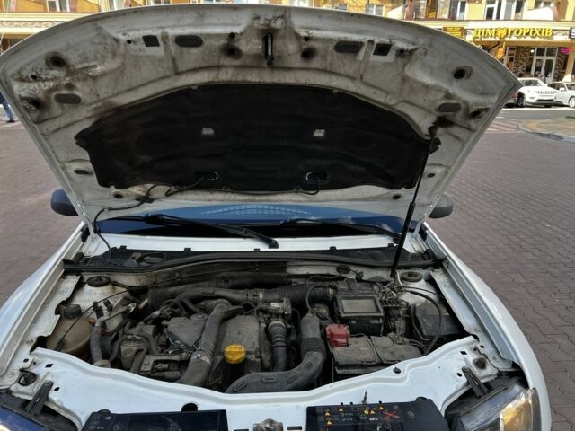 Белый Рено Дастер, объемом двигателя 1.5 л и пробегом 255 тыс. км за 9800 $, фото 21 на Automoto.ua