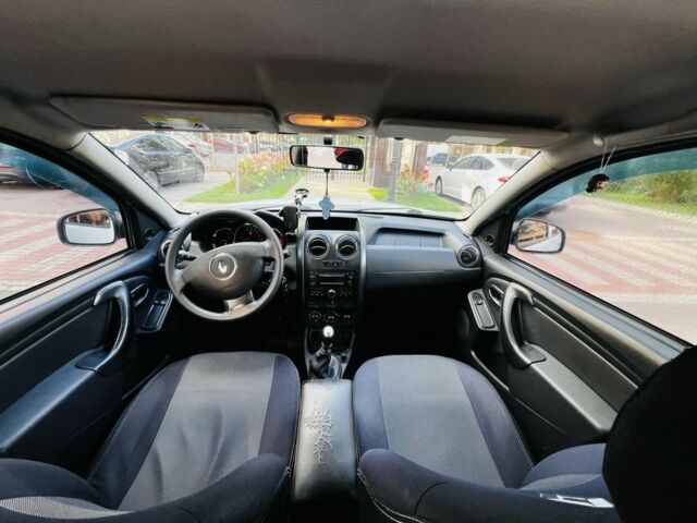 Белый Рено Дастер, объемом двигателя 1.5 л и пробегом 255 тыс. км за 9800 $, фото 16 на Automoto.ua