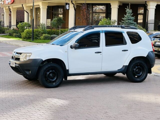 Белый Рено Дастер, объемом двигателя 1.5 л и пробегом 255 тыс. км за 9800 $, фото 3 на Automoto.ua