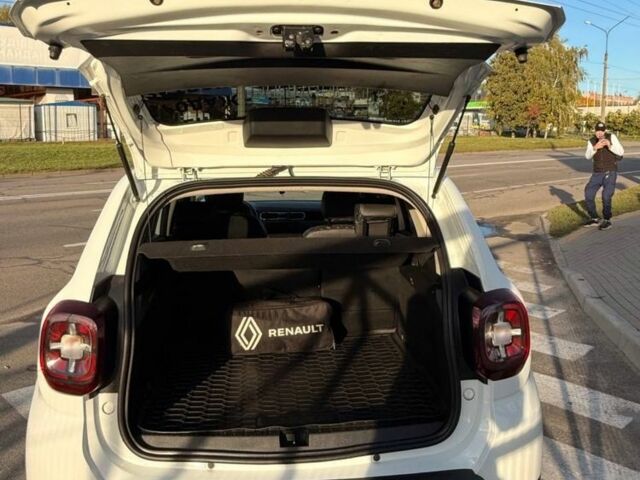 Белый Рено Дастер, объемом двигателя 1.5 л и пробегом 175 тыс. км за 14000 $, фото 4 на Automoto.ua