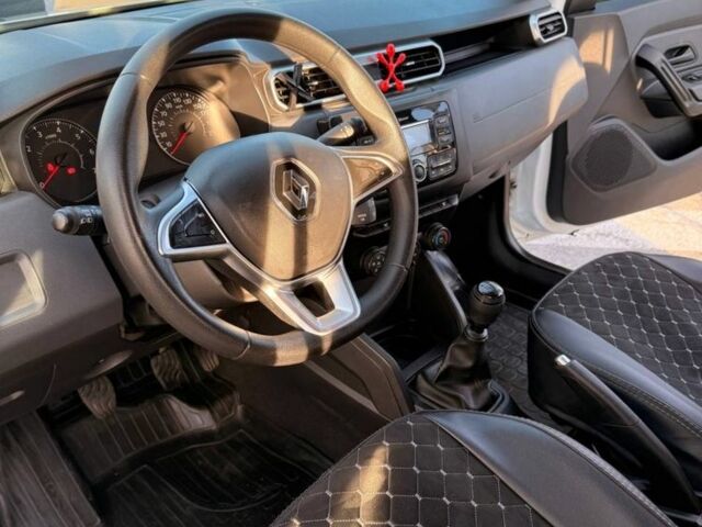 Белый Рено Дастер, объемом двигателя 1.5 л и пробегом 175 тыс. км за 14000 $, фото 5 на Automoto.ua