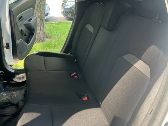 Белый Рено Дастер, объемом двигателя 1.5 л и пробегом 175 тыс. км за 14000 $, фото 15 на Automoto.ua