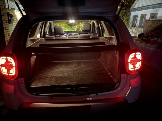 Белый Рено Дастер, объемом двигателя 0 л и пробегом 82 тыс. км за 18000 $, фото 2 на Automoto.ua