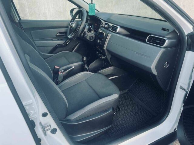 Белый Рено Дастер, объемом двигателя 1.6 л и пробегом 125 тыс. км за 11000 $, фото 8 на Automoto.ua