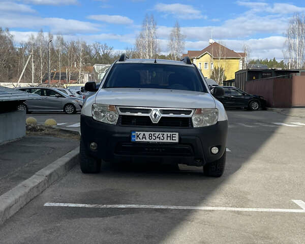 Белый Рено Дастер, объемом двигателя 1.5 л и пробегом 333 тыс. км за 6500 $, фото 1 на Automoto.ua