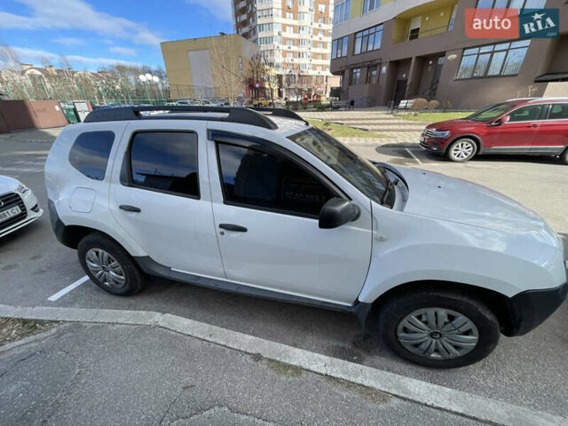 Белый Рено Дастер, объемом двигателя 1.5 л и пробегом 333 тыс. км за 6500 $, фото 12 на Automoto.ua