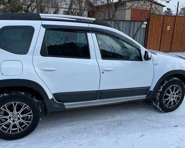 Белый Рено Дастер, объемом двигателя 1.46 л и пробегом 280 тыс. км за 8200 $, фото 3 на Automoto.ua