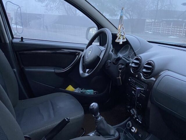 Белый Рено Дастер, объемом двигателя 1.6 л и пробегом 299 тыс. км за 7500 $, фото 5 на Automoto.ua