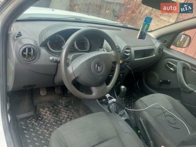 Белый Рено Дастер, объемом двигателя 1.6 л и пробегом 170 тыс. км за 7800 $, фото 6 на Automoto.ua