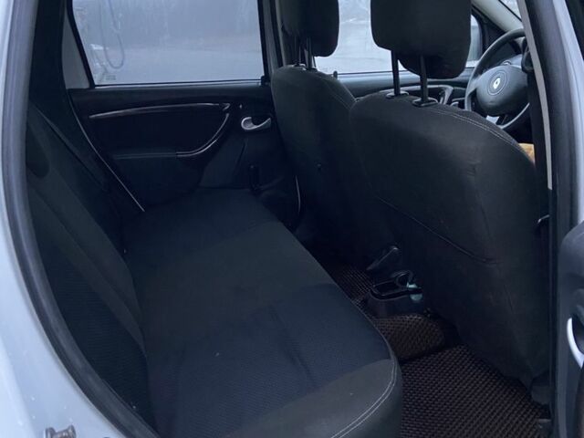 Белый Рено Дастер, объемом двигателя 1.6 л и пробегом 299 тыс. км за 7500 $, фото 4 на Automoto.ua