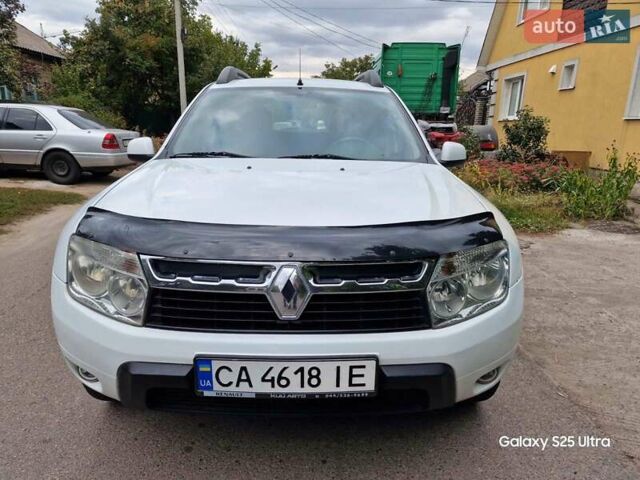 Белый Рено Дастер, объемом двигателя 1.6 л и пробегом 229 тыс. км за 6999 $, фото 12 на Automoto.ua