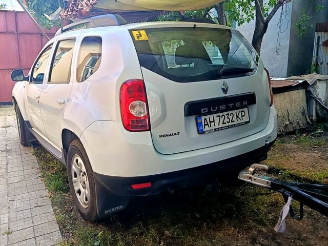 Белый Рено Дастер, объемом двигателя 1.6 л и пробегом 92 тыс. км за 9500 $, фото 1 на Automoto.ua