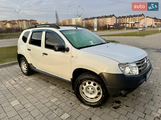 Белый Рено Дастер, объемом двигателя 1.46 л и пробегом 185 тыс. км за 8500 $, фото 4 на Automoto.ua