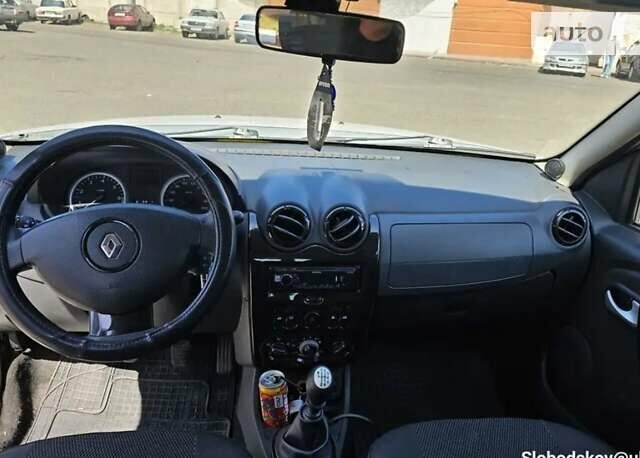 Белый Рено Дастер, объемом двигателя 1.6 л и пробегом 362 тыс. км за 7000 $, фото 2 на Automoto.ua