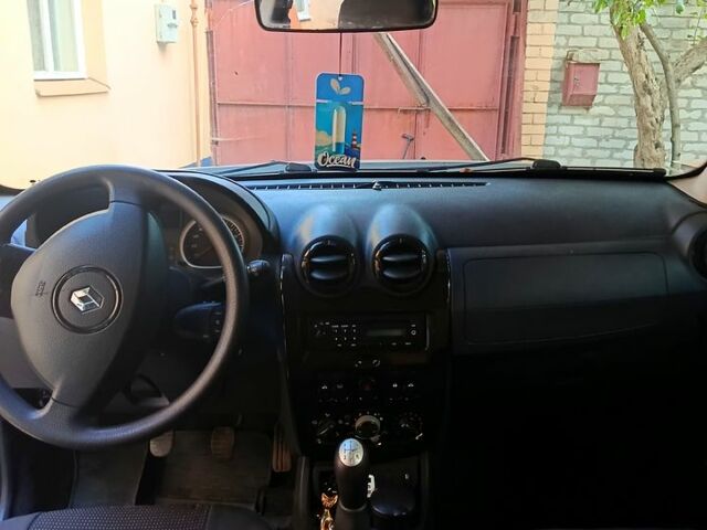 Белый Рено Дастер, объемом двигателя 1.6 л и пробегом 92 тыс. км за 9500 $, фото 6 на Automoto.ua