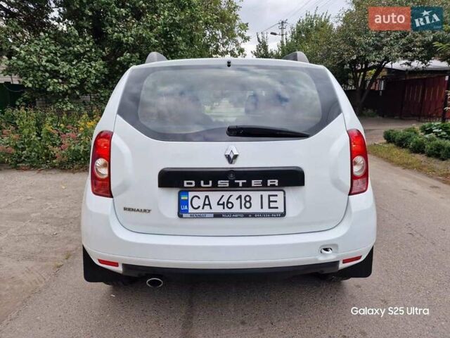 Белый Рено Дастер, объемом двигателя 1.6 л и пробегом 229 тыс. км за 6999 $, фото 4 на Automoto.ua