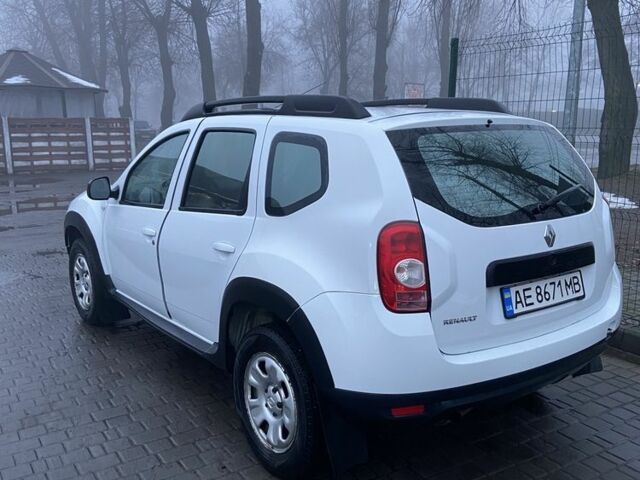 Белый Рено Дастер, объемом двигателя 1.6 л и пробегом 299 тыс. км за 7500 $, фото 2 на Automoto.ua