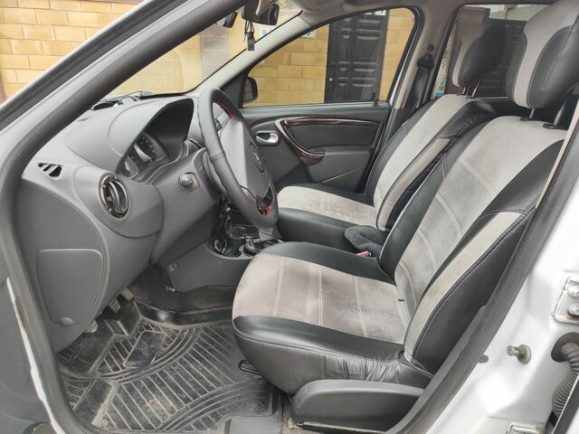 Білий Рено Дастер, об'ємом двигуна 1.5 л та пробігом 312 тис. км за 9300 $, фото 4 на Automoto.ua