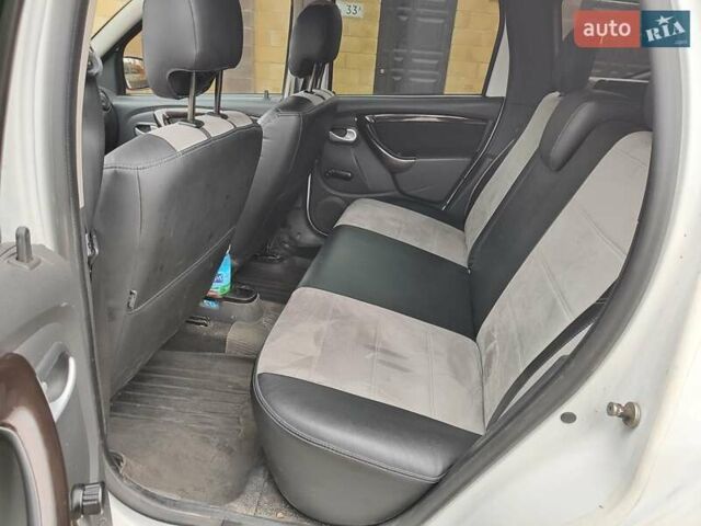Білий Рено Дастер, об'ємом двигуна 1.5 л та пробігом 312 тис. км за 9300 $, фото 4 на Automoto.ua