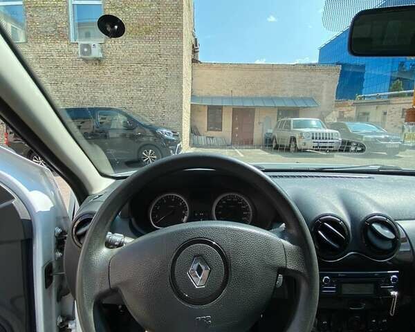 Белый Рено Дастер, объемом двигателя 1.6 л и пробегом 193 тыс. км за 7900 $, фото 9 на Automoto.ua
