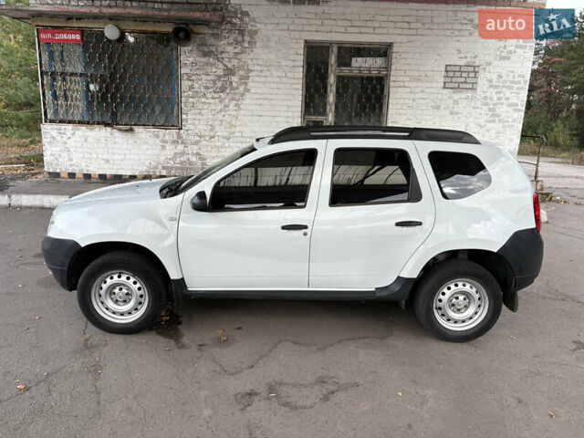 Белый Рено Дастер, объемом двигателя 1.6 л и пробегом 72 тыс. км за 7850 $, фото 6 на Automoto.ua