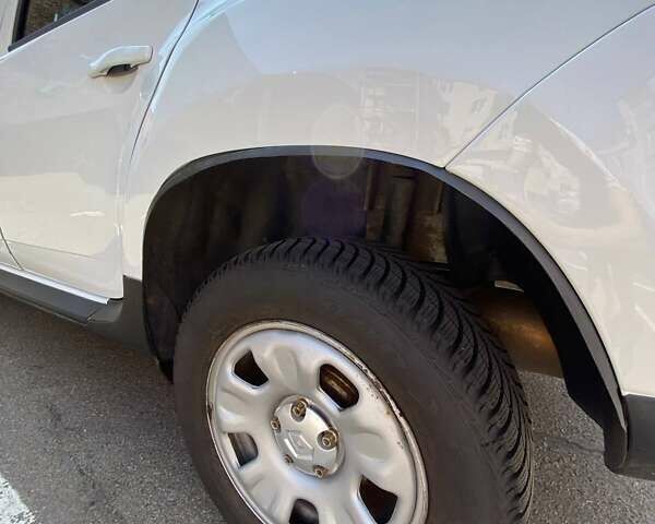 Белый Рено Дастер, объемом двигателя 1.6 л и пробегом 193 тыс. км за 7900 $, фото 19 на Automoto.ua