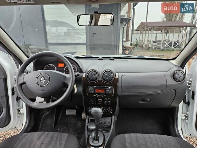 Белый Рено Дастер, объемом двигателя 2 л и пробегом 186 тыс. км за 9800 $, фото 10 на Automoto.ua
