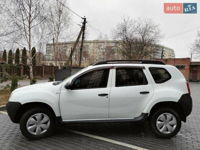Белый Рено Дастер, объемом двигателя 1.6 л и пробегом 194 тыс. км за 7900 $, фото 2 на Automoto.ua