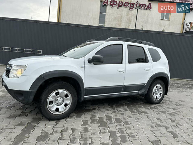 Белый Рено Дастер, объемом двигателя 1.6 л и пробегом 115 тыс. км за 8600 $, фото 8 на Automoto.ua