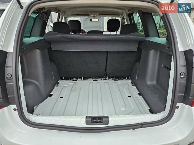 Белый Рено Дастер, объемом двигателя 2 л и пробегом 186 тыс. км за 9800 $, фото 15 на Automoto.ua