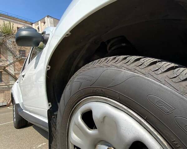 Белый Рено Дастер, объемом двигателя 1.6 л и пробегом 193 тыс. км за 7900 $, фото 17 на Automoto.ua