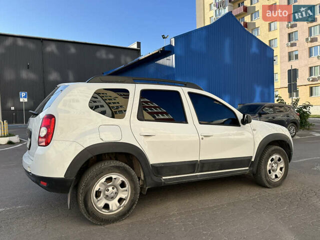 Білий Рено Дастер, об'ємом двигуна 1.6 л та пробігом 115 тис. км за 8600 $, фото 1 на Automoto.ua