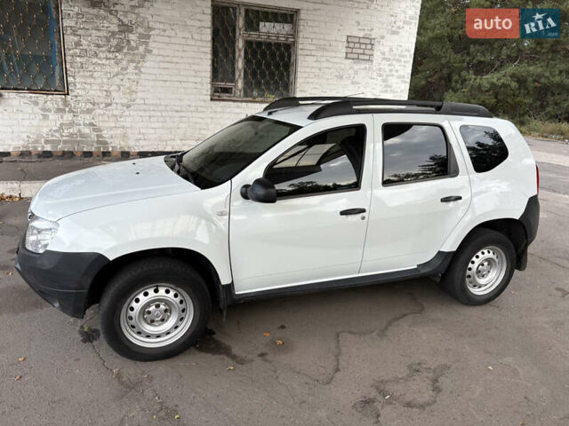 Белый Рено Дастер, объемом двигателя 1.6 л и пробегом 72 тыс. км за 7850 $, фото 5 на Automoto.ua
