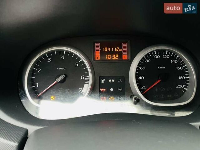 Белый Рено Дастер, объемом двигателя 1.6 л и пробегом 194 тыс. км за 7900 $, фото 13 на Automoto.ua