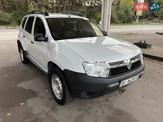 Белый Рено Дастер, объемом двигателя 1.6 л и пробегом 72 тыс. км за 7850 $, фото 1 на Automoto.ua