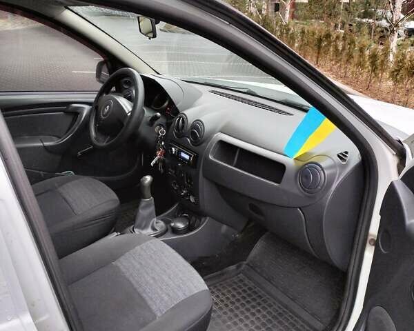 Белый Рено Дастер, объемом двигателя 1.6 л и пробегом 194 тыс. км за 7900 $, фото 14 на Automoto.ua